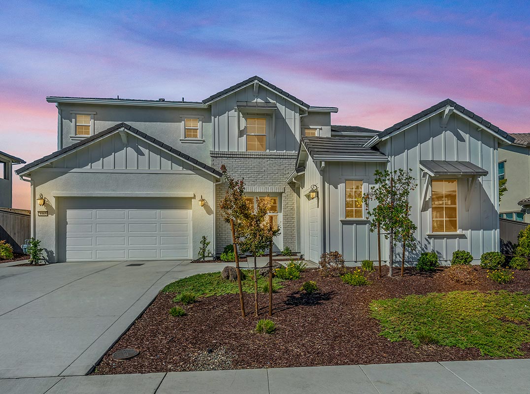 Welcome to this Stunning East-Facing Lunaria Estate